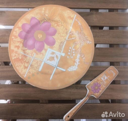 Фарфоровая тортница с лопаткой