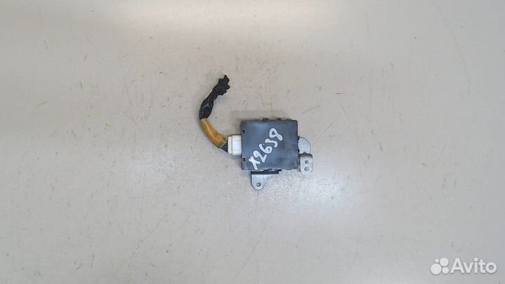 Блок управления полным приводом Toyota Land Cruise