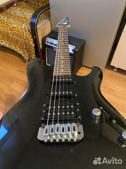 Гитара с комбоусиоителем