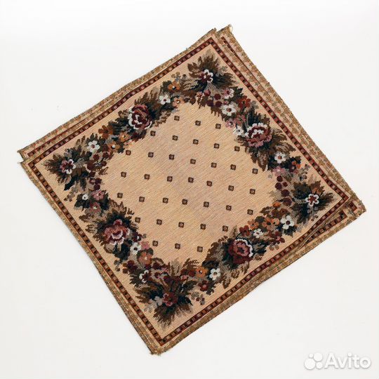 Скатерть и салфетки из гобелена