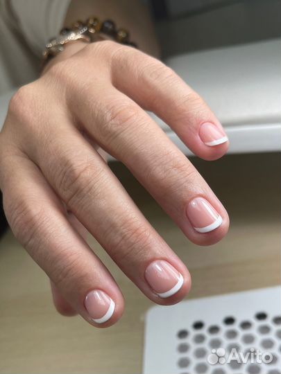 Модель на маникюр