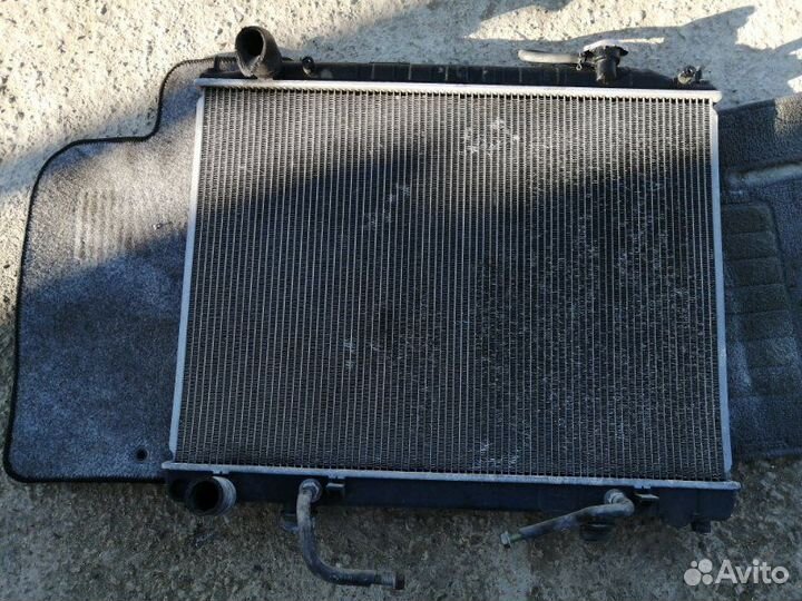 Радиатор двс Nissan Elgrand E51 VQ35