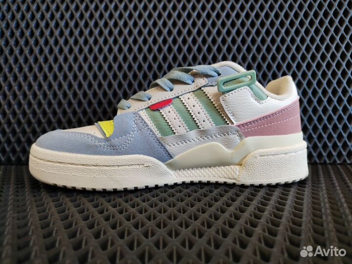 Женские кроссовки Adidas Forum Low