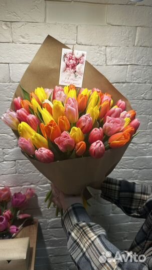 Мобильный фотограф букет тюльпанов