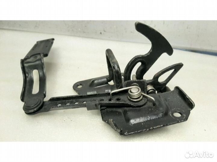 Крюк капота audi A6 C5