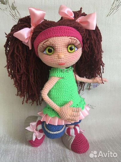 Вязаная кукла ручной работы