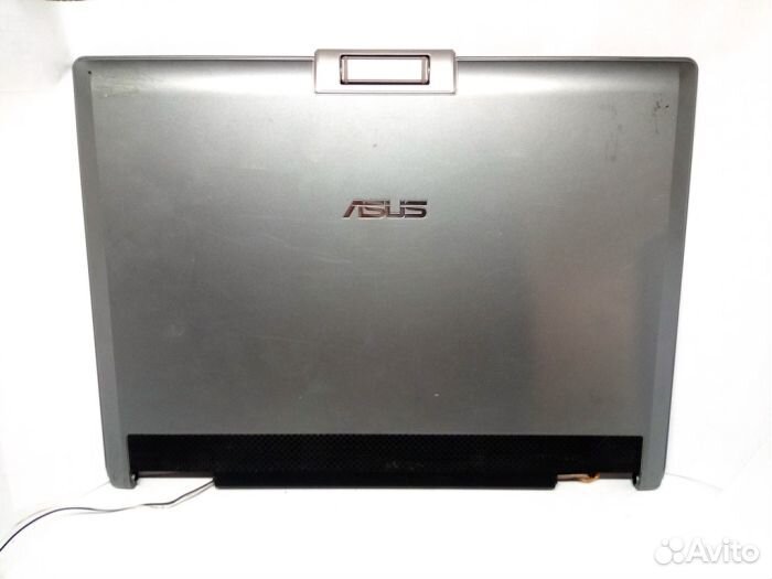 Верхняя крышка корпуса с рамкой матрицы ноутбука