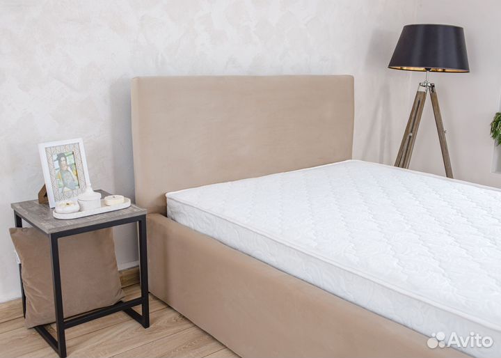 Кровать с подъемным механизмом