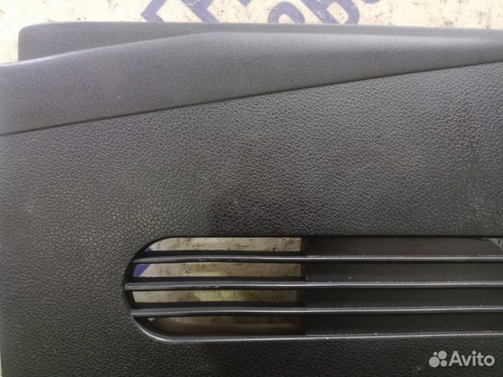 Накладка багажника задняя правая Ford Fusion