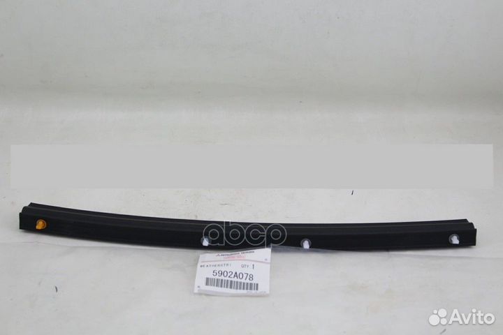 Уплотнитель капота 5902A078 mitsubishi