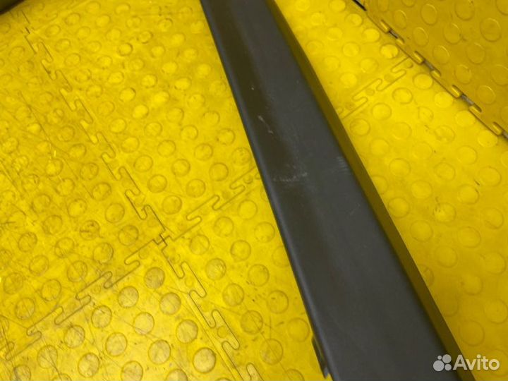 Б/У Обшивка двери В хорошем состоянии, оригиналnnУ