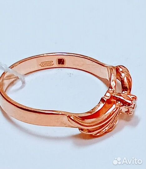 Золотое кольцо с фианитом 17р