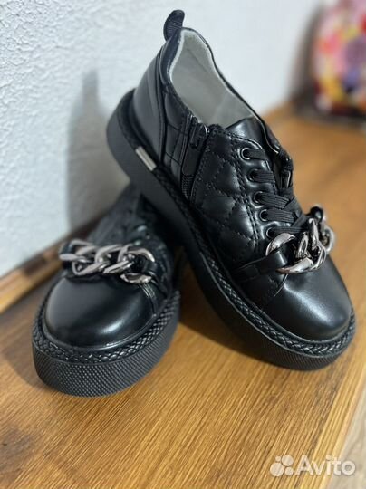 Туфли для девочки новые 33 размер