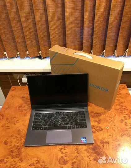 Ноутбук Honor / Ryzen 5 (8gb озу, SSd 256 )