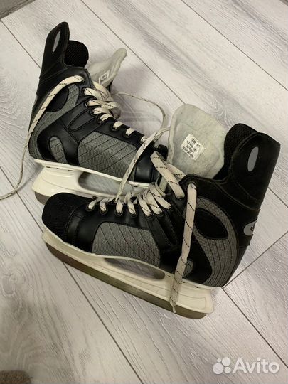 Коньки хоккейные