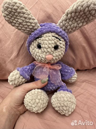 Вязаный заяц