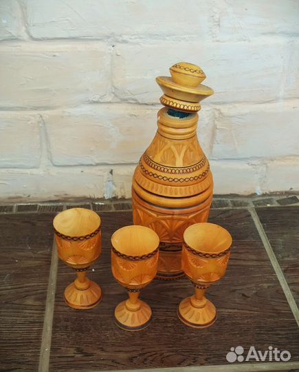 Графин с рюмками