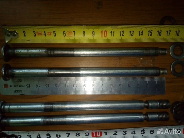 Ось колеса велосипеда детского