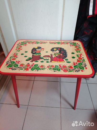 Детский стол