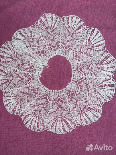 Вязаный ажурный воротничок ручной работы