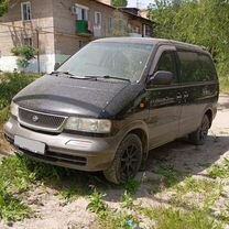 Nissan Largo 2.0 AT, 1997, 300 000 км, с пробегом, цена 370 000 руб.