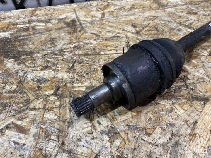 Привод правый Ваз 1111 Ока 2004