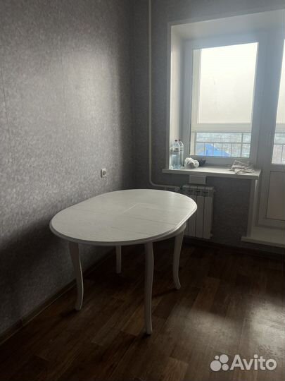 Стол кухонный новый 1250х755