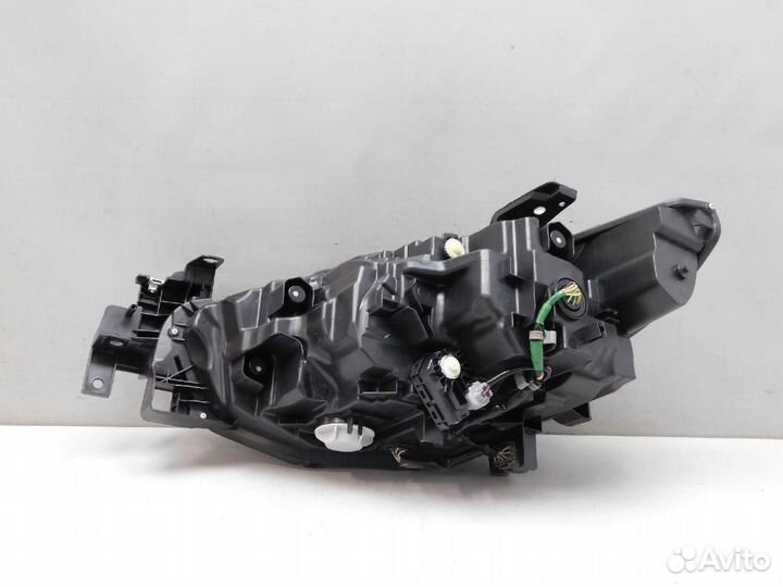 Фара правая Mazda Mazda6