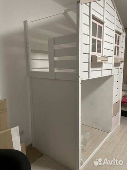 Детская кроватка- домик двухъярусная