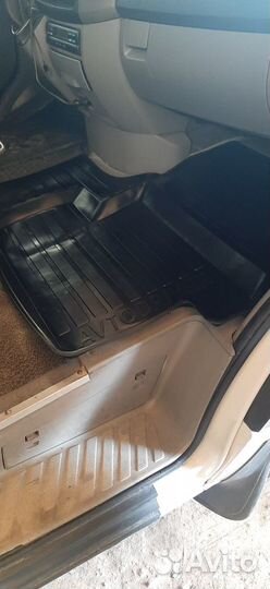 Коврик резиновый в салон на мерседес спринт. новый