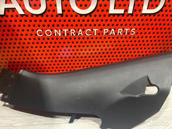 Обшивка стойки задняя левая Porsche Cayenne 958