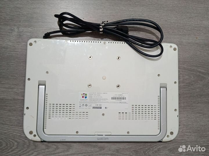 Графический планшет-дисплей wacom DTZ-1200W