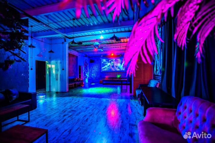 Аренда лофта с верандой, караоке и сценой
