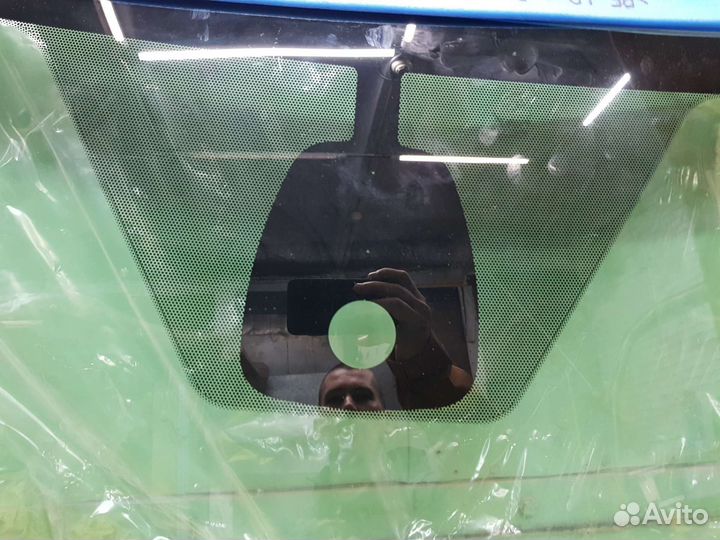 Стекло лобовое Nissan Tiida C13 727004MD0B