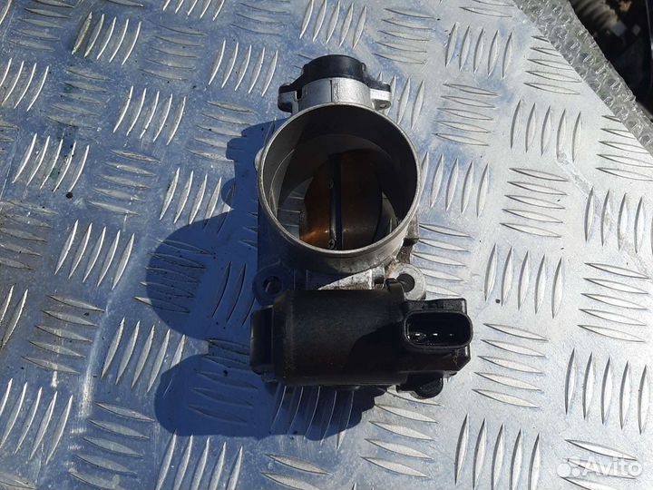 Дросельная заслонка Тойота Хайлюкс 2014 2.5
