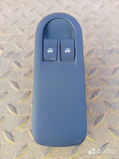 Блок стеклоподьемника Renault Megan 2002-2009