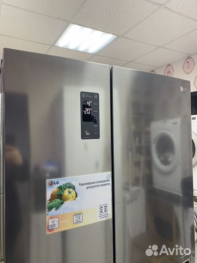 Холодильник LG Side by Side NO Frost Inverter