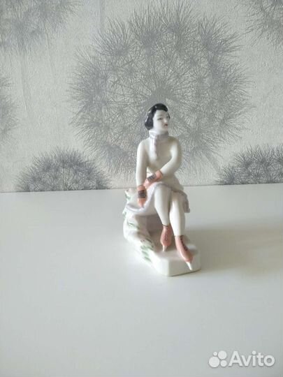 Статуэтка СССР фигуристка. Девушка на коньках