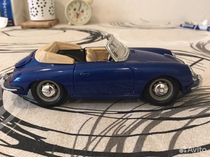 Коллекционная модель burago Porsche 356 b