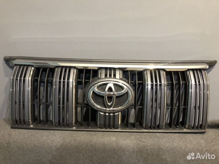 Решетка радиатора Toyota Prado 150