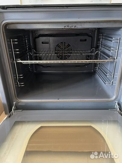 Встроенный духовой шкаф