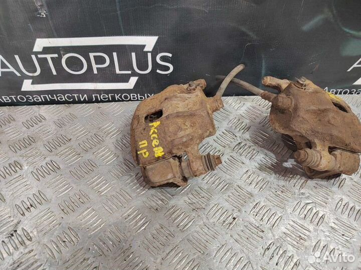 Суппорт передний левый Hyundai Accent 2 1.5