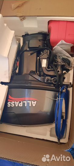 Продам моторную лодку