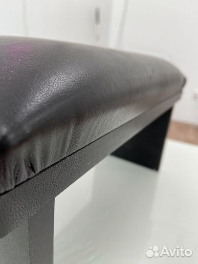 Подставка для маникюра для рук клиента