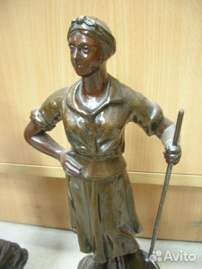 Рабочий и колхозница. Шахтер и крестьянка. Европа