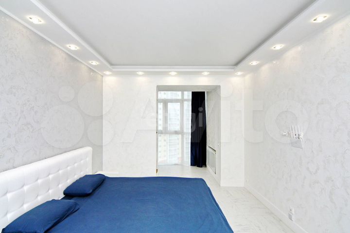 2-к. квартира, 70 м², 8/12 эт.