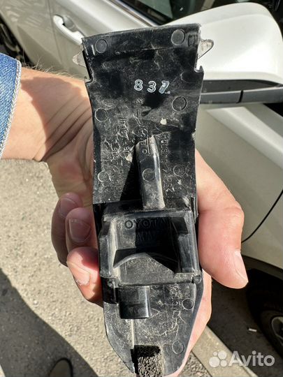 Указатель поворота toyota rav 4 (XA40)