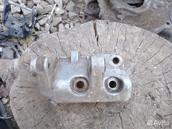 Кронштейн генератора ваз 2108-2112