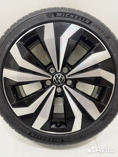 Новые Volkswagen Polo, Michelin PS4 215/40 R17