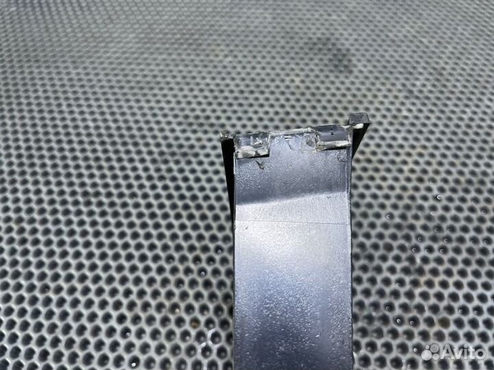 Бардачок Mitsubishi Triton